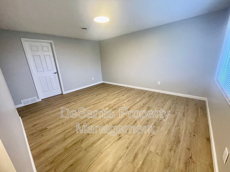 2 Bed 1 Bath- recently updated! Freedom property image