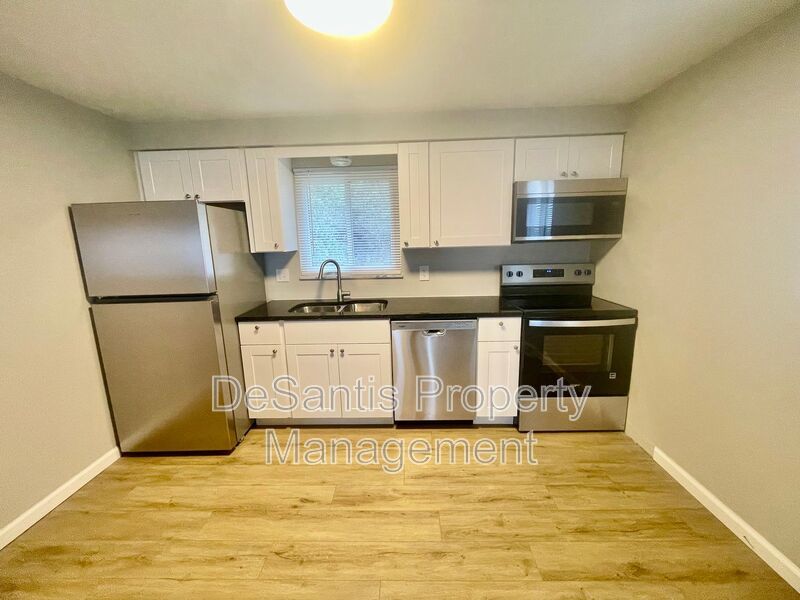 2 Bed 1 Bath- recently updated! Freedom property image
