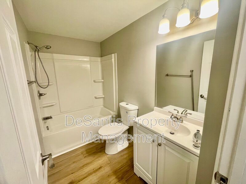 2 Bed 1 Bath- recently updated! Freedom property image