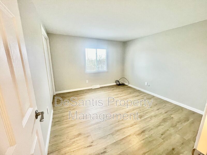 2 Bed 1 Bath- recently updated! Freedom property image