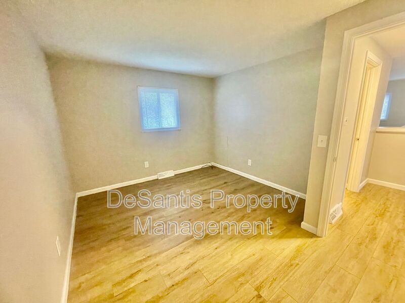 2 Bed 1 Bath- recently updated! Freedom property image