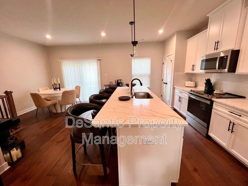 Canonsburg - 3 Bedroom 2.5 Bathroom Townhome For Rent property image