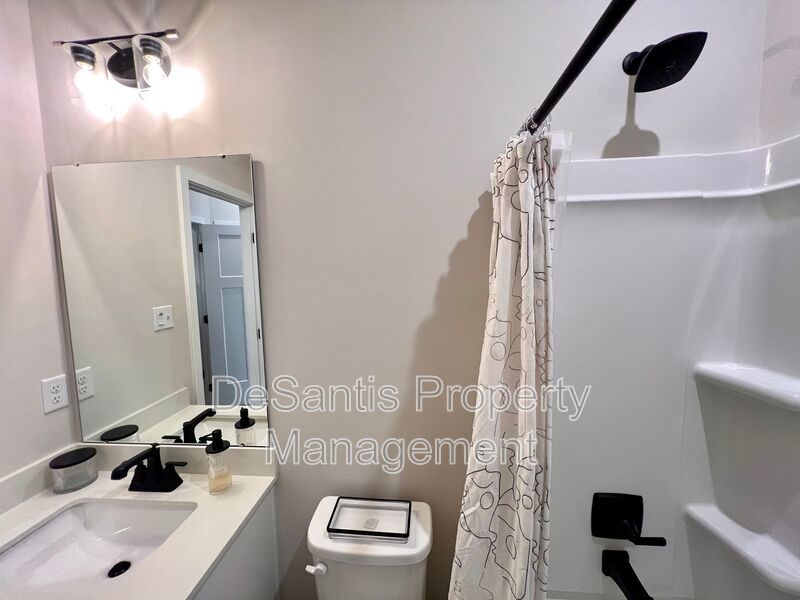 Canonsburg - 3 Bedroom 2.5 Bathroom Townhome For Rent property image