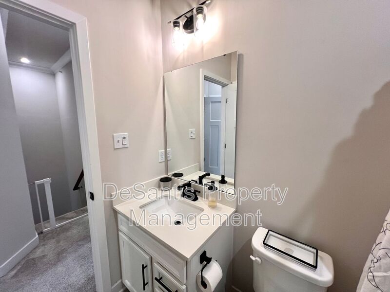 Canonsburg - 3 Bedroom 2.5 Bathroom Townhome For Rent property image