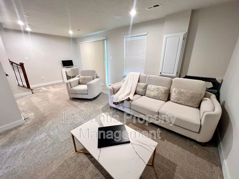 Canonsburg - 3 Bedroom 2.5 Bathroom Townhome For Rent property image