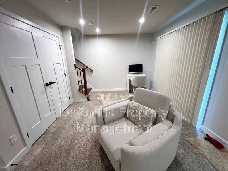 Canonsburg - 3 Bedroom 2.5 Bathroom Townhome For Rent property image