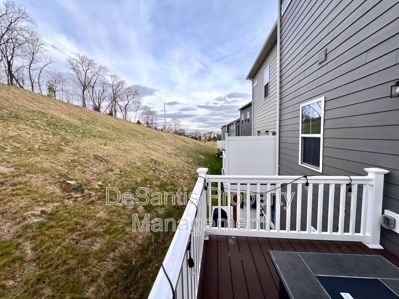 Canonsburg - 3 Bedroom 2.5 Bathroom Townhome For Rent property image
