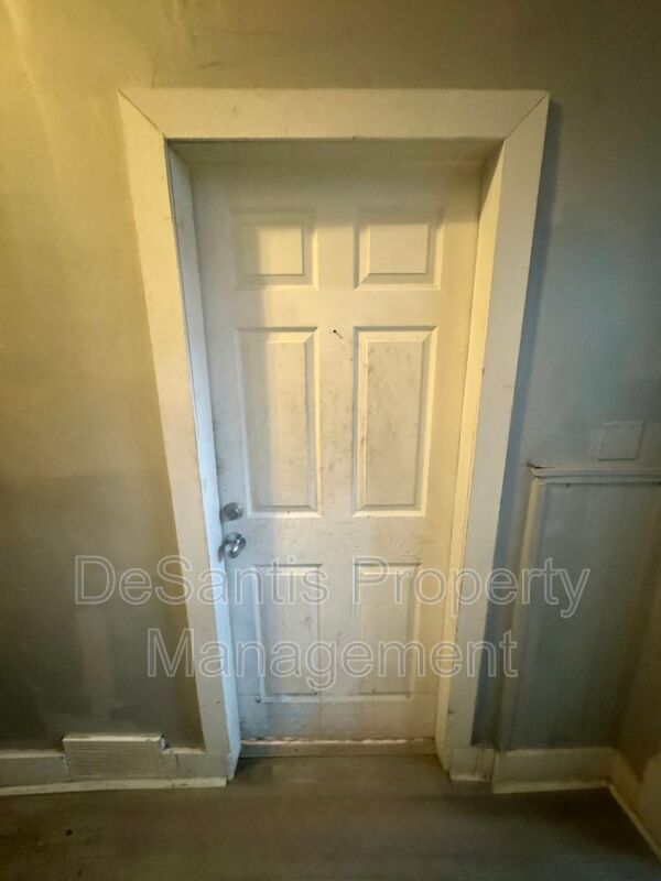 1 Bed 1 Bath in Troy Hall! property image