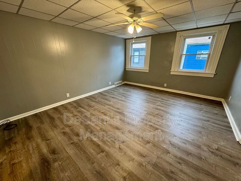 1 Bed 1 Bath in Troy Hall! property image