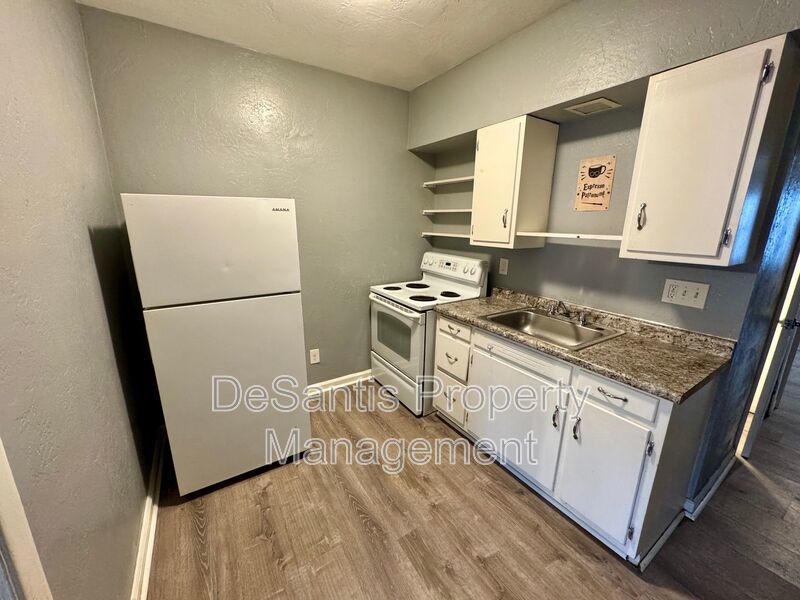 1 Bed 1 Bath in Troy Hall! property image
