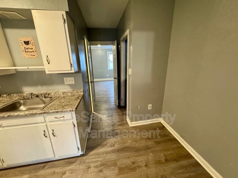 1 Bed 1 Bath in Troy Hall! property image