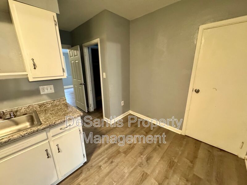 1 Bed 1 Bath in Troy Hall! property image