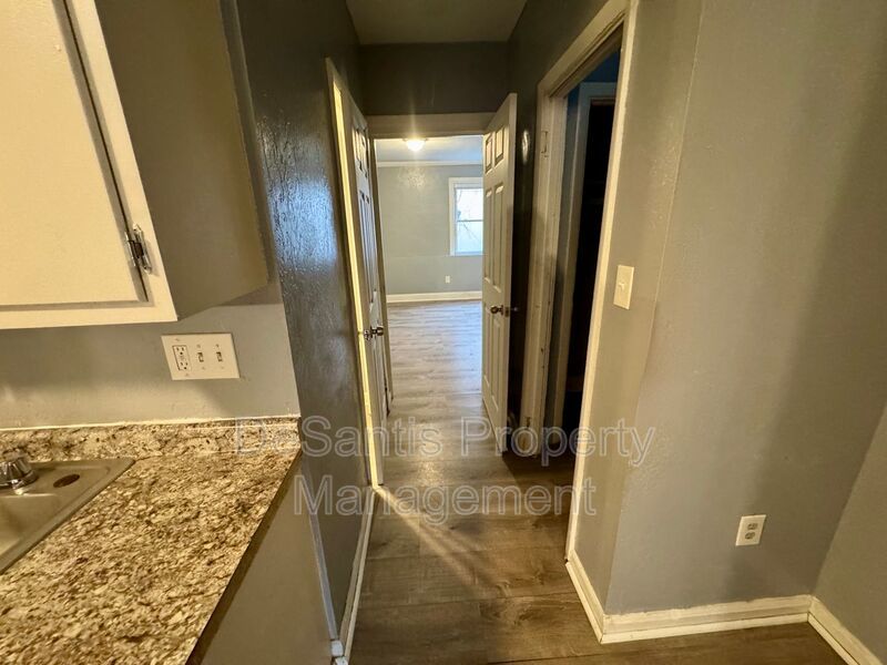 1 Bed 1 Bath in Troy Hall! property image
