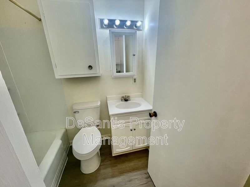 Studio Apartment- New Castle property image