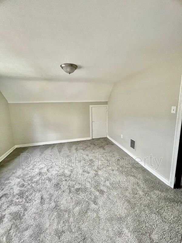 3 Bed-1 Bath Turtle Creek PA property image