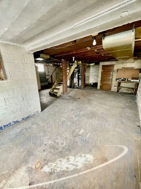 3 Bed-1 Bath Turtle Creek PA property image