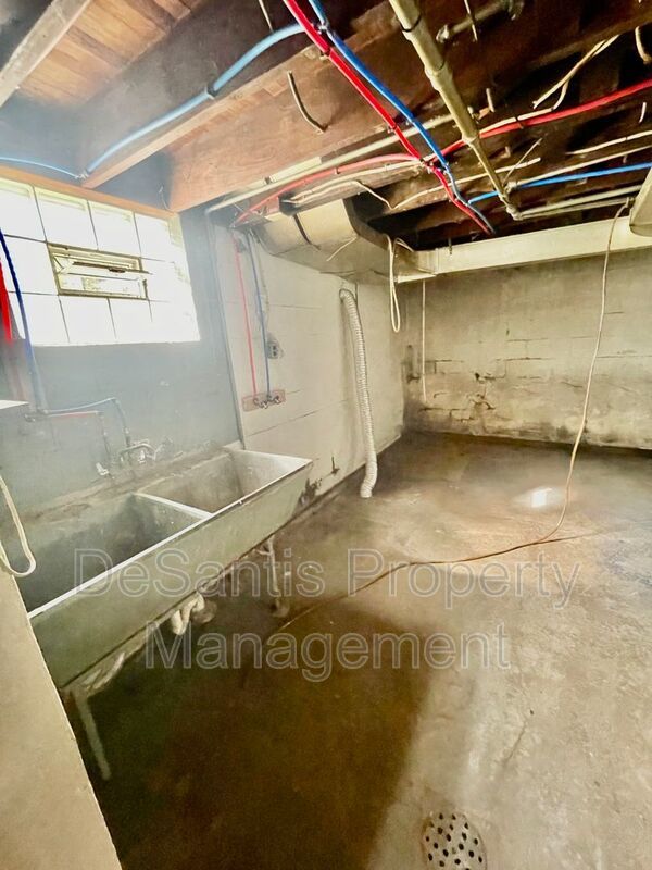 3 Bed-1 Bath Turtle Creek PA property image