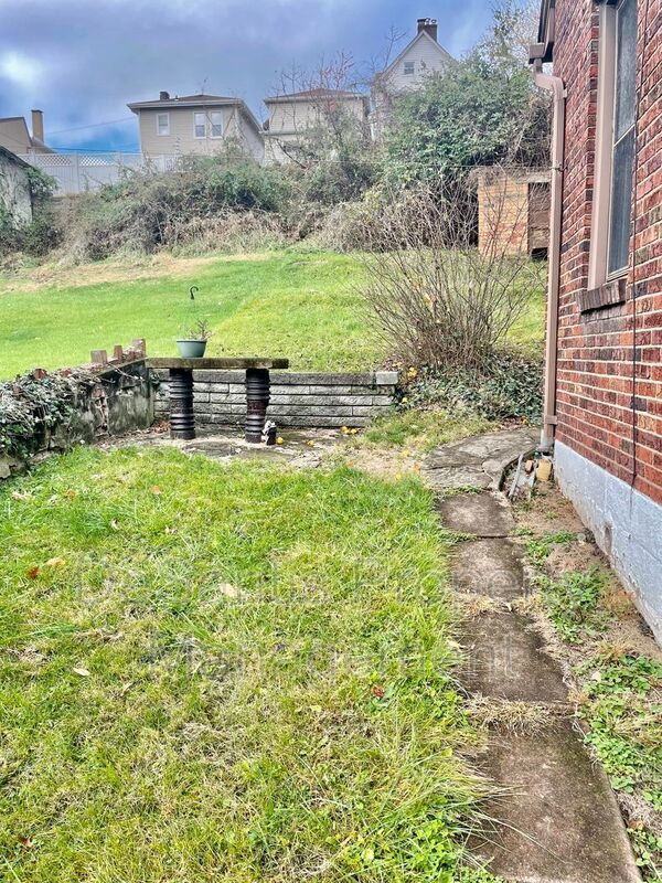 3 Bed-1 Bath Turtle Creek PA property image