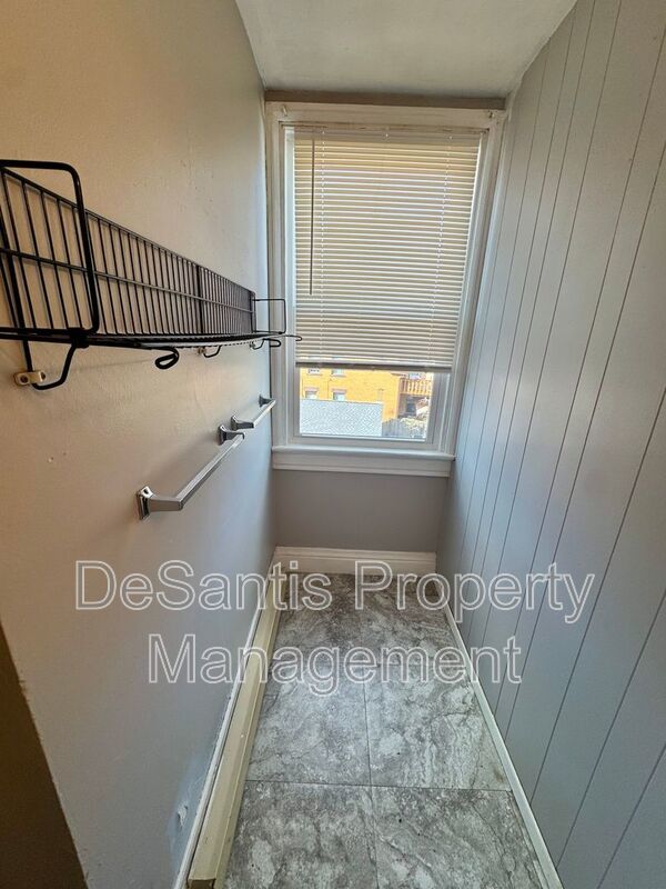 Cozy 1 Bedroom 1 Bathroom in property image