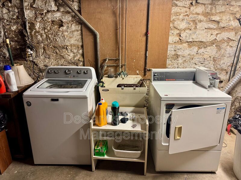 Cozy 1 Bedroom 1 Bathroom in property image