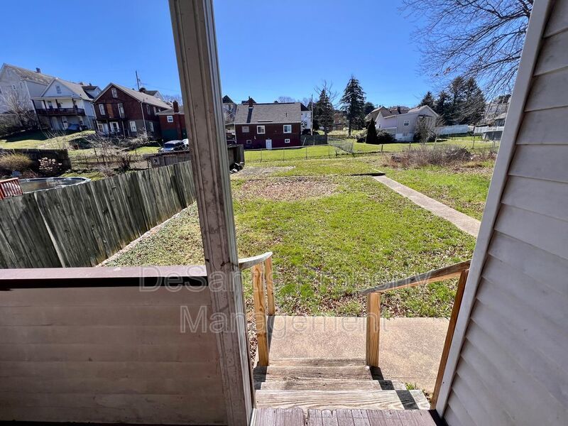 Recently Renovated - 3 bedroom 2 bathroom - Monessen property image