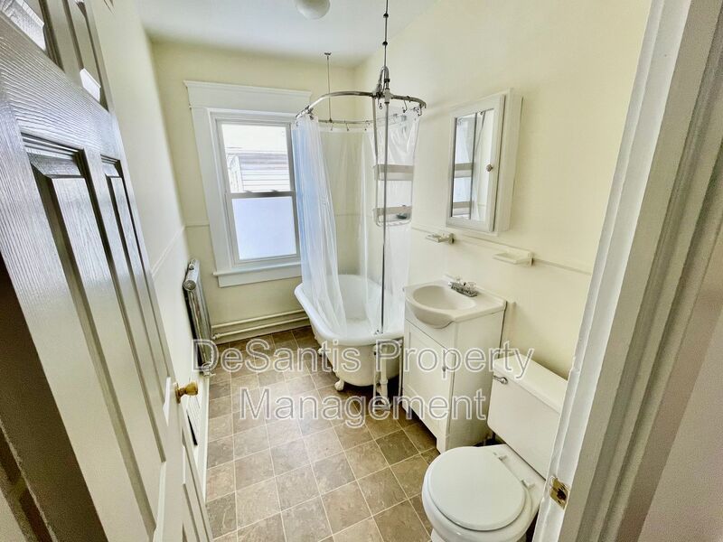 2 Bed 1 Bath- New Castle PA property image
