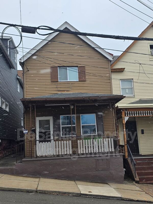 Stylish 2-Bedroom Home in Braddock with Bonus Space & Modern Comfort property image