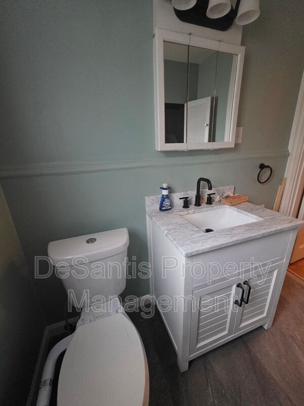 Stylish 2-Bedroom Home in Braddock with Bonus Space & Modern Comfort property image