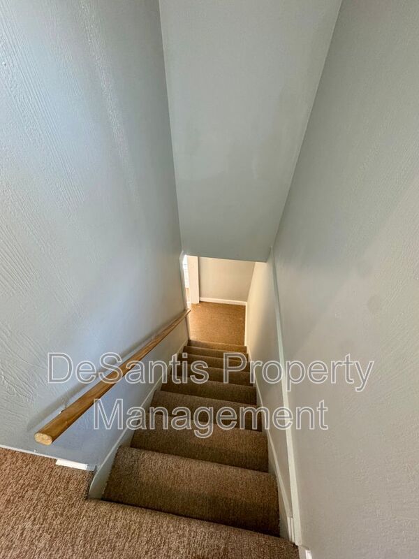 Sun-Filled, Newly Renovated Top-Floor Living Minutes from Oakmont property image