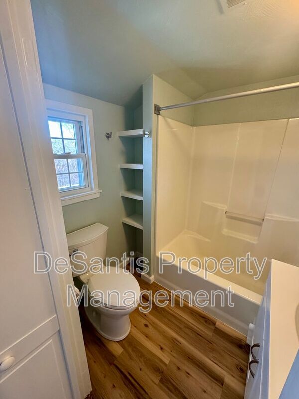 Sun-Filled, Newly Renovated Top-Floor Living Minutes from Oakmont property image