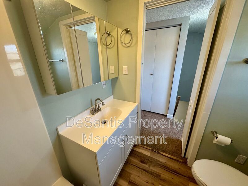 Sun-Filled, Newly Renovated Top-Floor Living Minutes from Oakmont property image