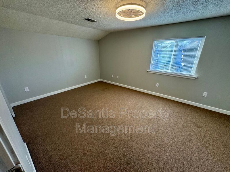 Sun-Filled, Newly Renovated Top-Floor Living Minutes from Oakmont property image