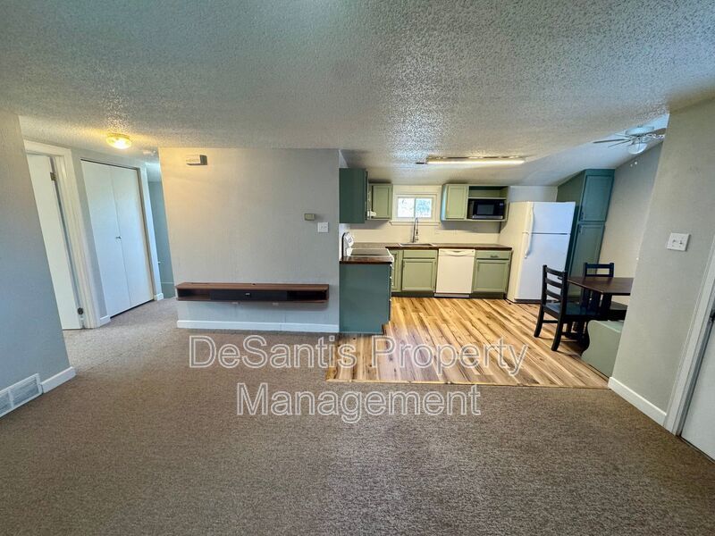 Sun-Filled, Newly Renovated Top-Floor Living Minutes from Oakmont property image