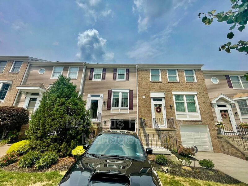 Charming and Spacious 3-Bedroom Home for Rent in Coraopolis property image