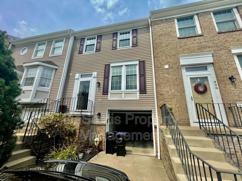 Charming and Spacious 3-Bedroom Home for Rent in Coraopolis property image