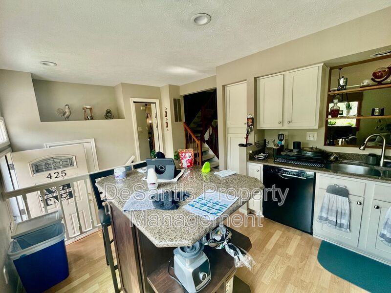 Charming and Spacious 3-Bedroom Home for Rent in Coraopolis property image