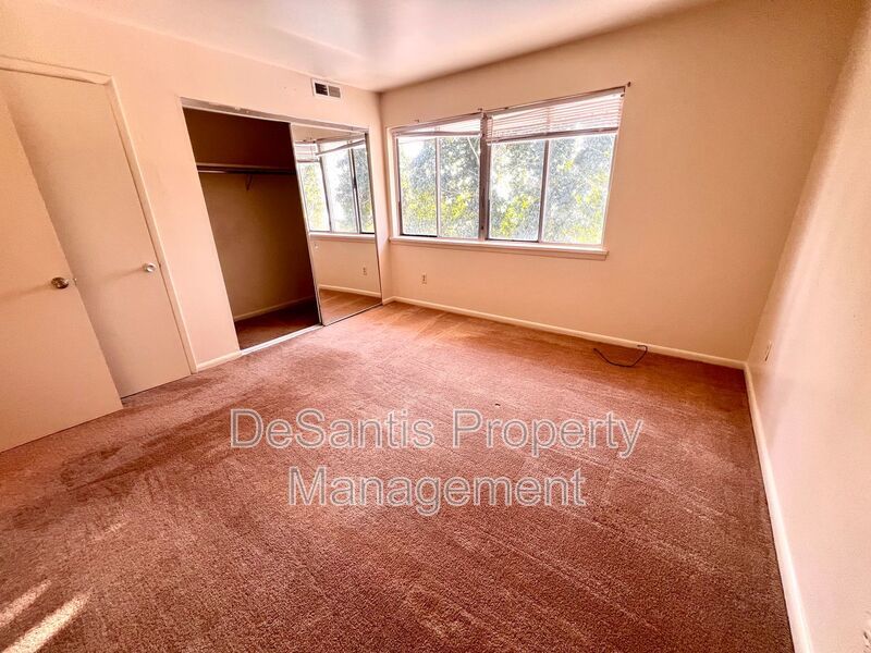 Fox Chapel  - 2 Bedroom 1.5 Bathroom - Townhome property image