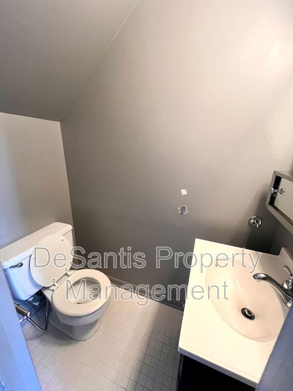 Fox Chapel  - 2 Bedroom 1.5 Bathroom - Townhome property image