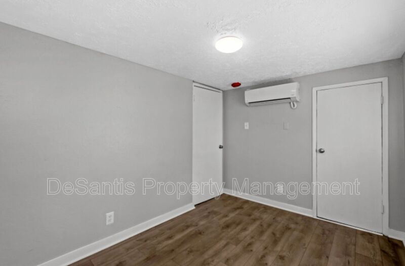 Discover Modern Comforts at 2701 Oakley Way: Newly Renovated Duplex in Southside Slopes property image