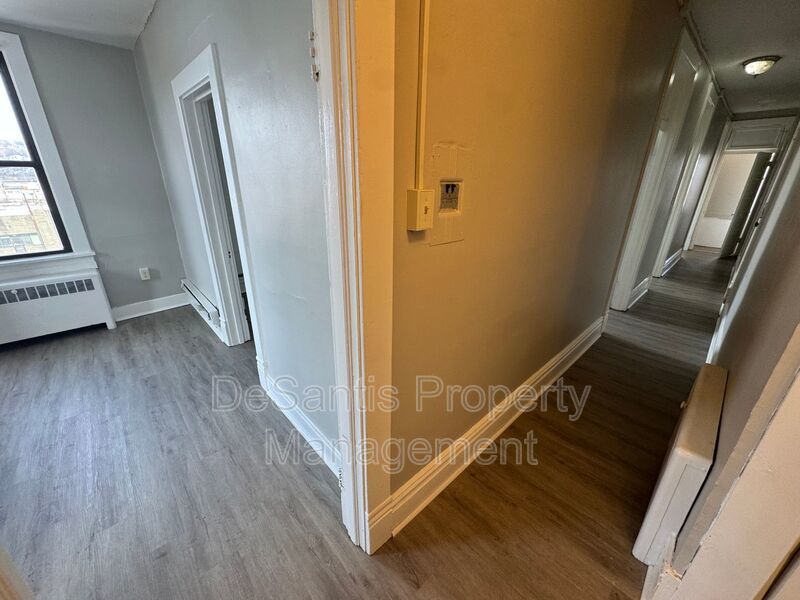 2 Bed 1 Bath- Homestead PA property image