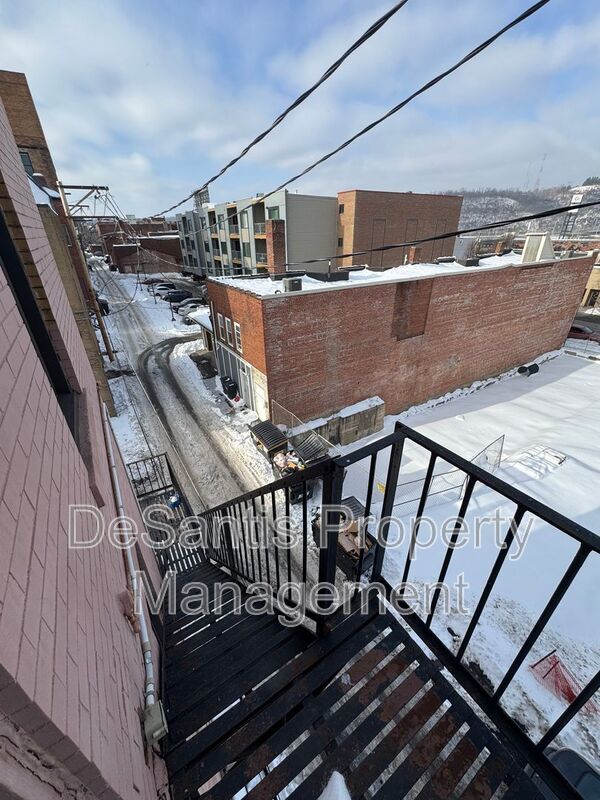 2 Bed 1 Bath- Homestead PA property image