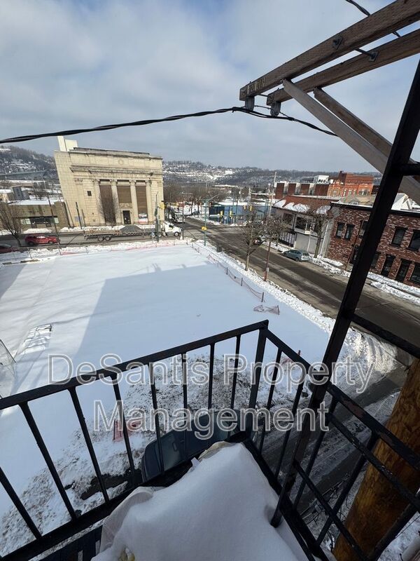 2 Bed 1 Bath- Homestead PA property image