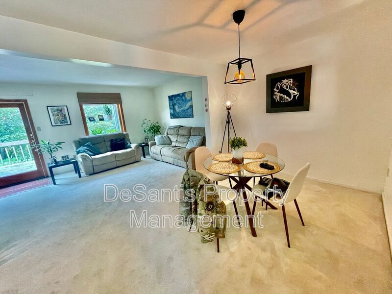 Charming and Spacious 3-Bedroom Home for Rent in Coraopolis property image