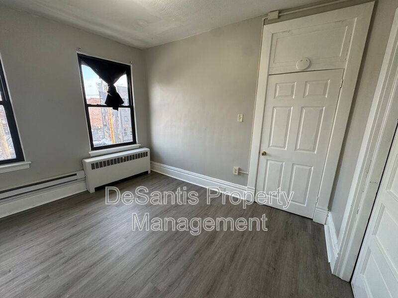 2 Bed 1 Bath- Homestead PA property image