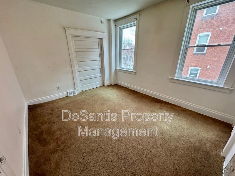 Spacious 2 Bedroom 1 Bathroom In Garfield! property image