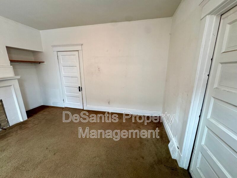 Spacious 2 Bedroom 1 Bathroom In Garfield! property image