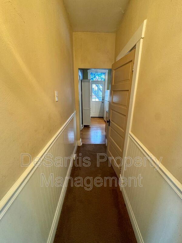 Spacious 2 Bedroom 1 Bathroom In Garfield! property image