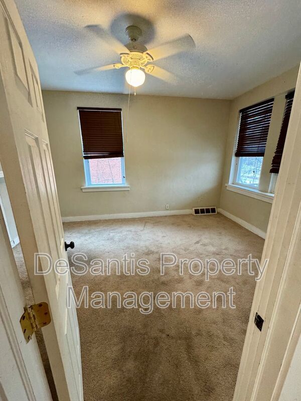 Spacious 2 Bedroom 1 Bathroom In Garfield! property image