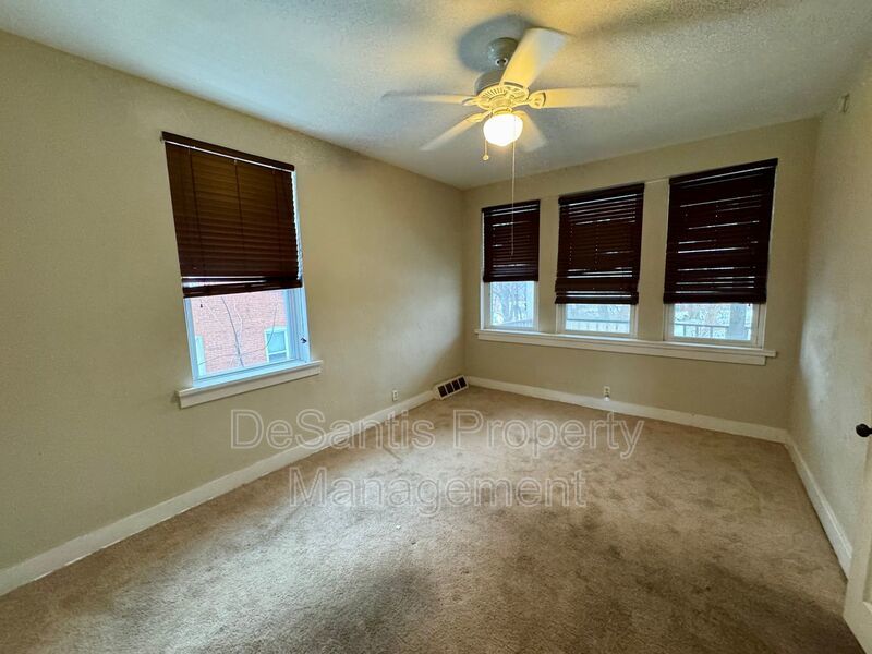 Spacious 2 Bedroom 1 Bathroom In Garfield! property image