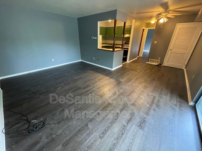 Fresh Updates! 1 Bed 1 Bath - Moon Twp property image